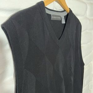 Oscar De La Renta Diamond Argyle V-Neck Sweater Vest